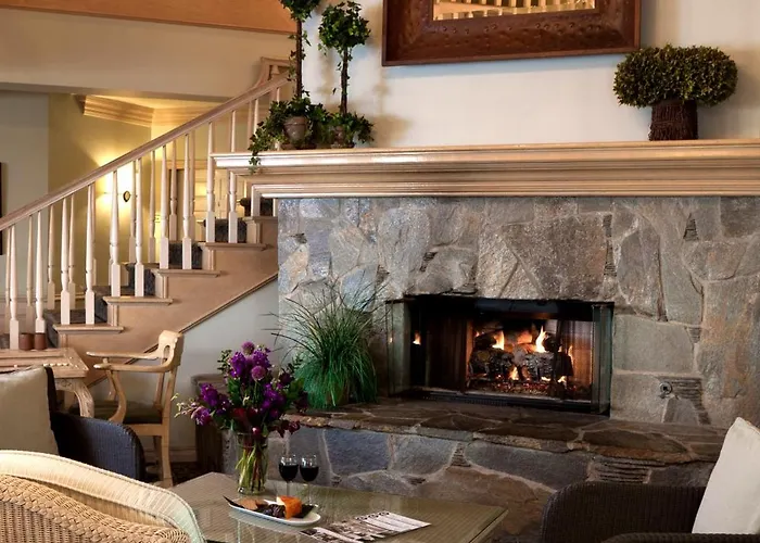 Blue Lantern Inn, A Four Sisters Inn